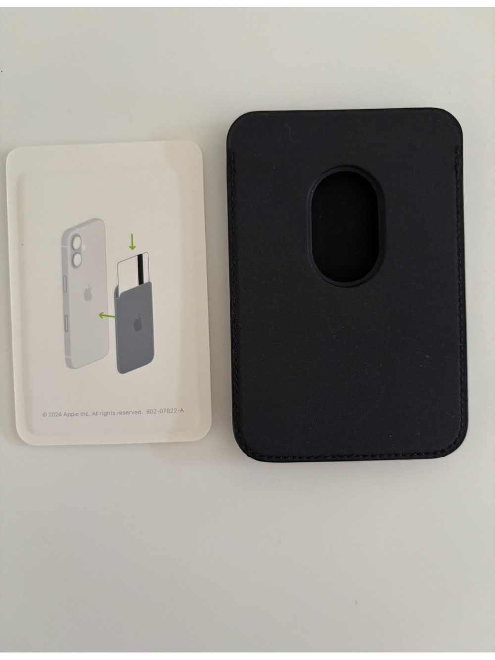 Apple FineWoven MagSafe Wallet - Black - Picture 5 of 6